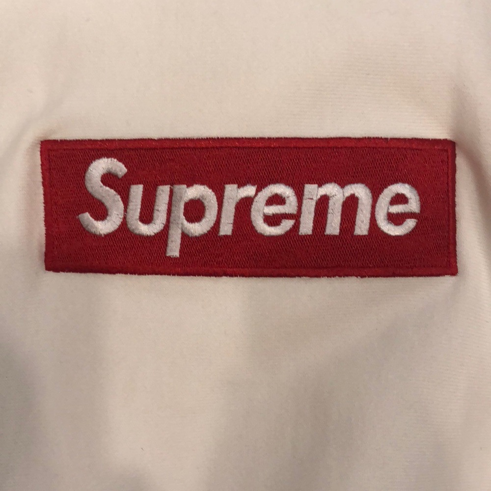 Supreme box logo